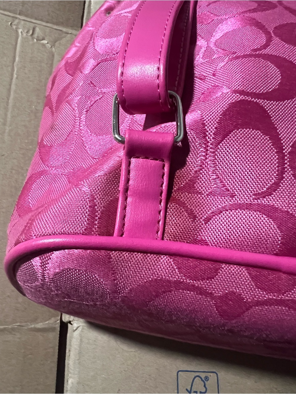 Coach Y2K vintage fuchsia signature drawstring backpack silver hardware - Picture 10 of 13